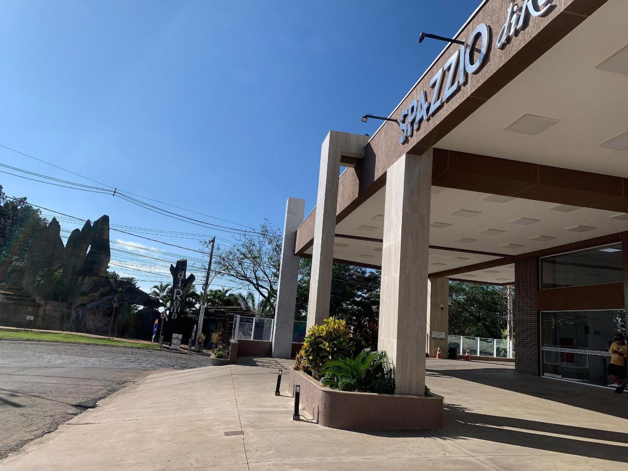 Hotel Spazzio Diroma Cafe Da Manha E Acesso Ao Acqua Park Caldas Novas Exterior foto