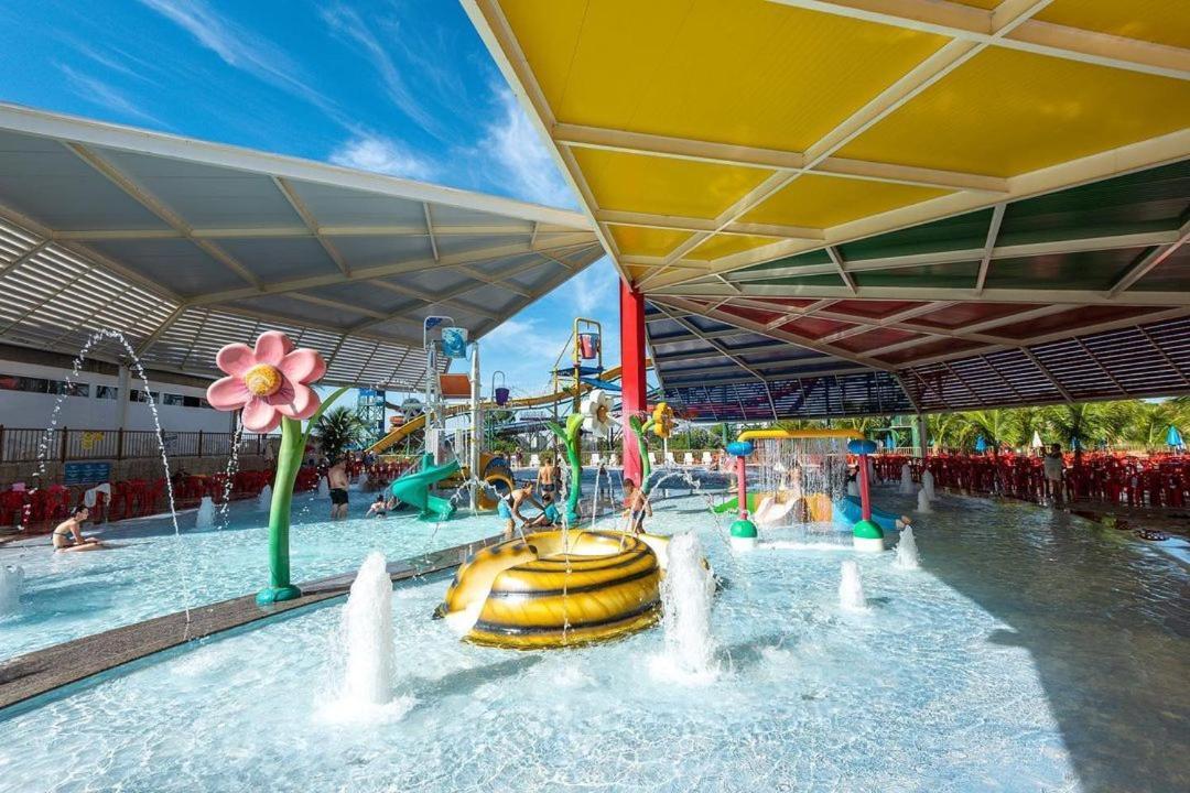 Hotel Spazzio Diroma Cafe Da Manha E Acesso Ao Acqua Park Caldas Novas Exterior foto